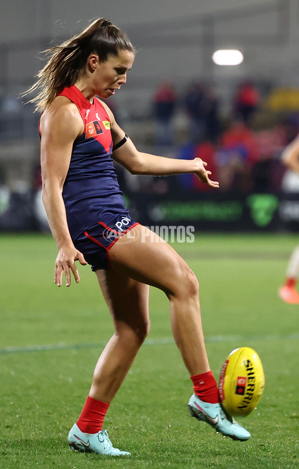 AFLW 2025 Round 01 - Western Bulldogs v Melbourne - A-61442389