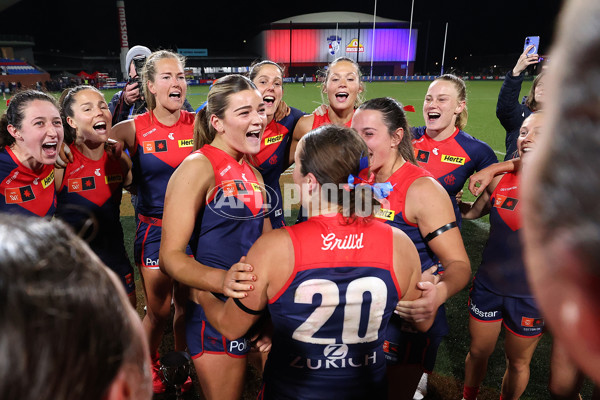 AFLW 2025 Round 01 - Western Bulldogs v Melbourne - A-61442414