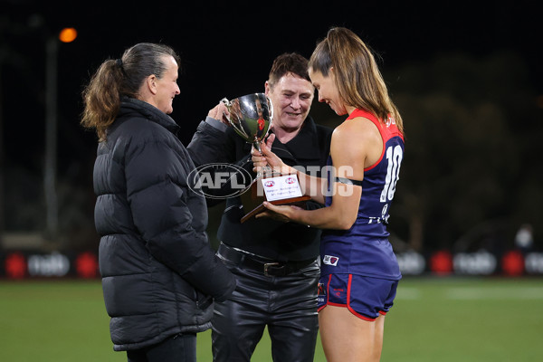 AFLW 2025 Round 01 - Western Bulldogs v Melbourne - A-61442419