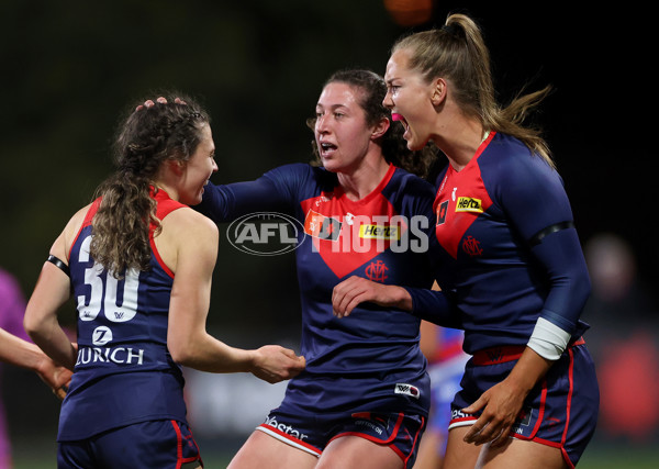 AFLW 2025 Round 01 - Western Bulldogs v Melbourne - A-61442439