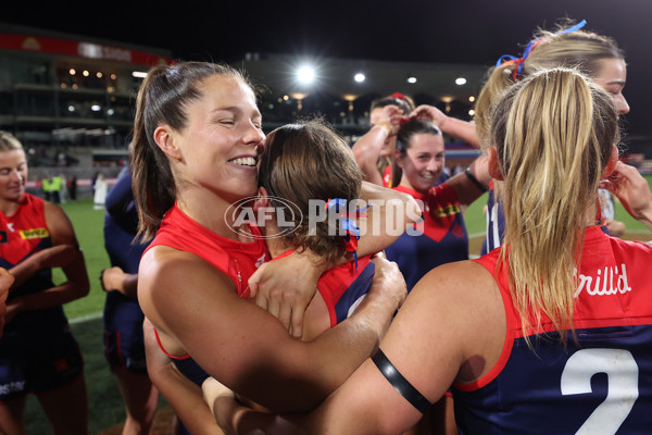 AFLW 2025 Round 01 - Western Bulldogs v Melbourne - A-61442895