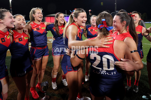 AFLW 2025 Round 01 - Western Bulldogs v Melbourne - A-61442900