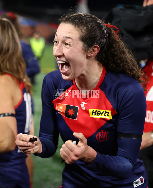 AFLW 2025 Round 01 - Western Bulldogs v Melbourne - A-61444917