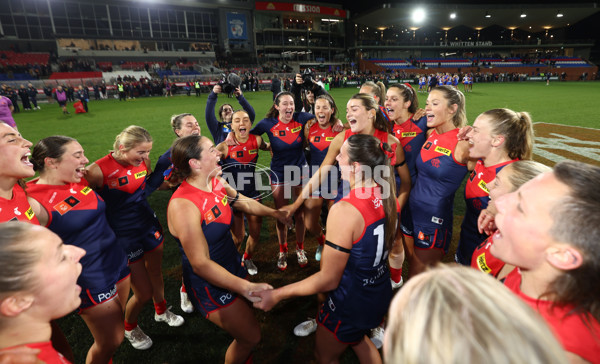 AFLW 2025 Round 01 - Western Bulldogs v Melbourne - A-61444920
