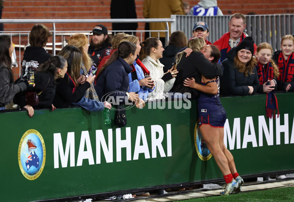 AFLW 2025 Round 01 - Western Bulldogs v Melbourne - A-61445592