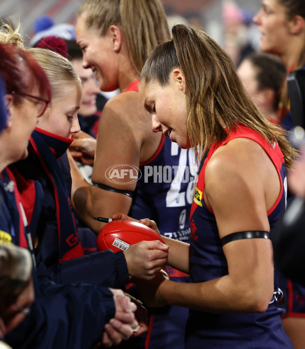 AFLW 2025 Round 01 - Western Bulldogs v Melbourne - A-61445593