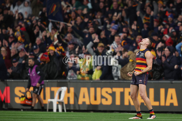 AFL 2025 Round 23 - Adelaide v Collingwood - A-61447493
