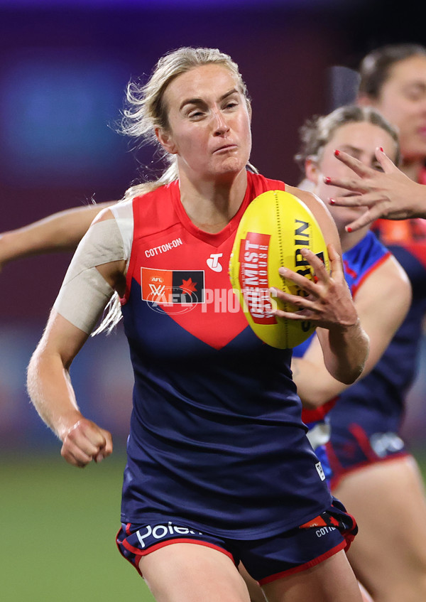 AFLW 2025 Round 01 - Western Bulldogs v Melbourne - A-61450085