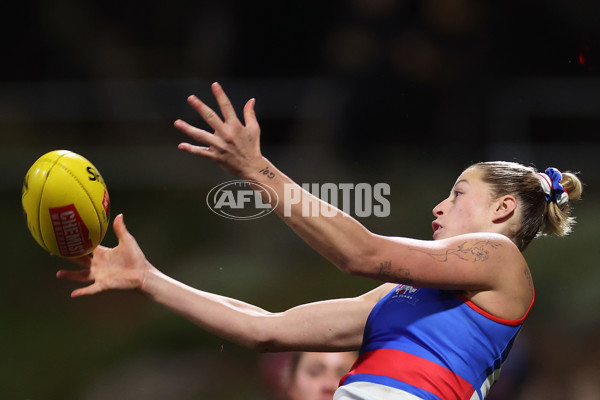 AFLW 2025 Round 01 - Western Bulldogs v Melbourne - A-61450398