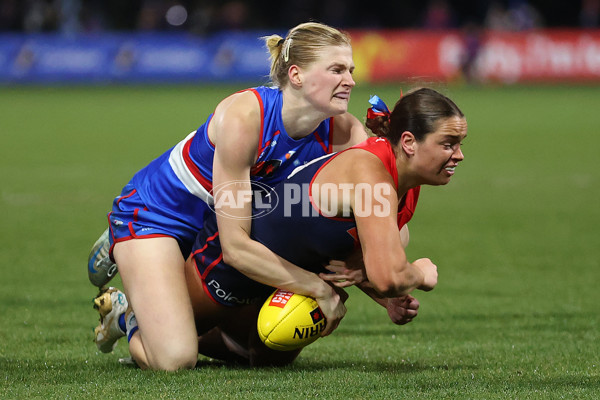 AFLW 2025 Round 01 - Western Bulldogs v Melbourne - A-61450400