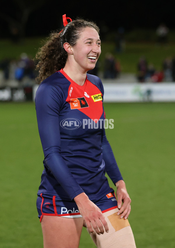AFLW 2025 Round 01 - Western Bulldogs v Melbourne - A-61452452