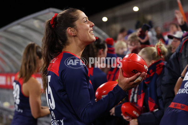 AFLW 2025 Round 01 - Western Bulldogs v Melbourne - A-61452456