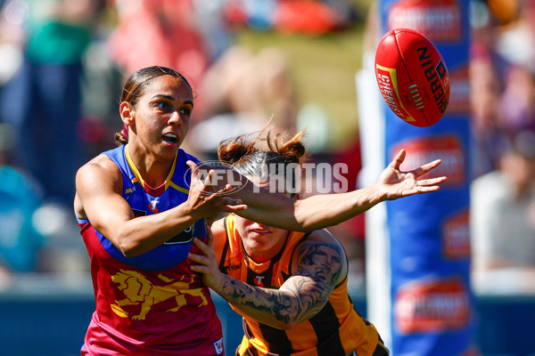 AFLW 2025 Round 01 - Brisbane v Hawthorn - A-61462732