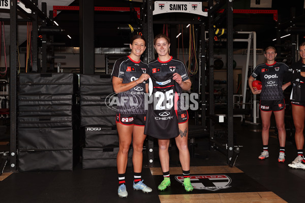 AFLW 2025 Round 01 - St Kilda v Adelaide - A-61464211