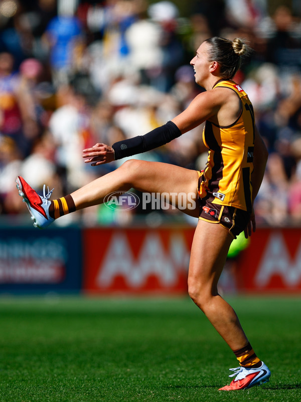 AFLW 2025 Round 01 - Brisbane v Hawthorn - A-61465104