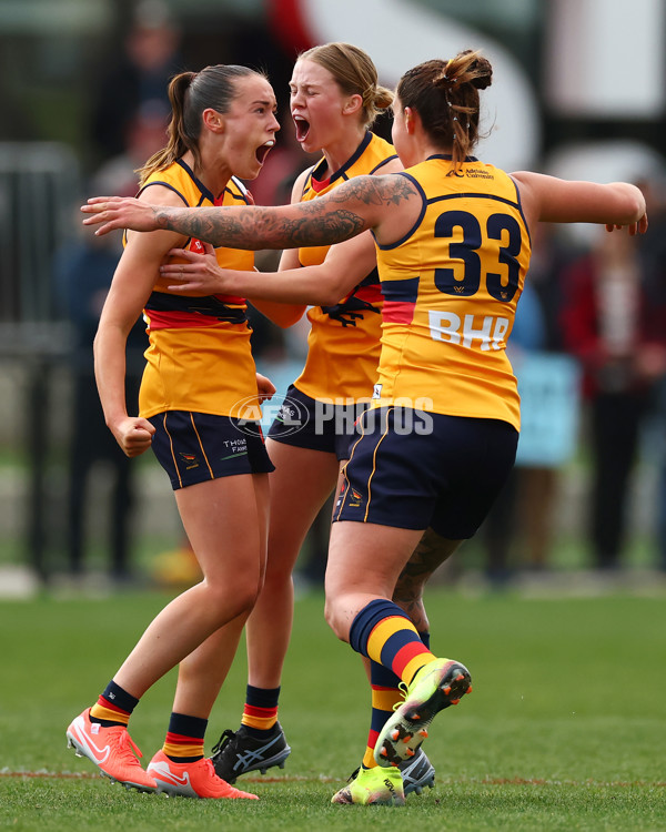 AFLW 2025 Round 01 - St Kilda v Adelaide - A-61468090