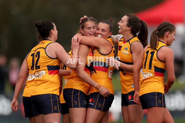AFLW 2025 Round 01 - St Kilda v Adelaide - A-61473560