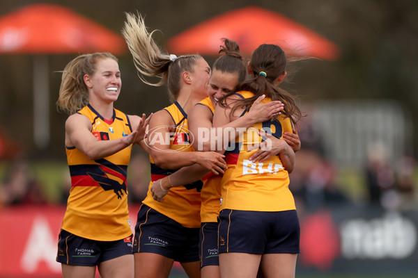 AFLW 2025 Round 01 - St Kilda v Adelaide - A-61474613