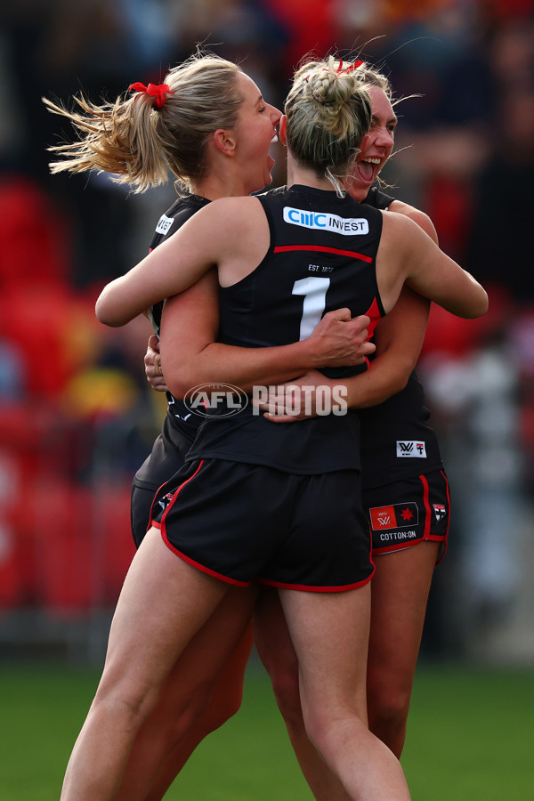 AFLW 2025 Round 01 - St Kilda v Adelaide - A-61482053