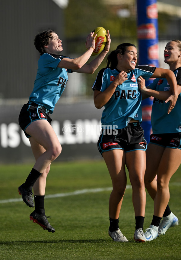 AFLW 2025 Round 01 - Port Adelaide v Fremantle - A-61482874