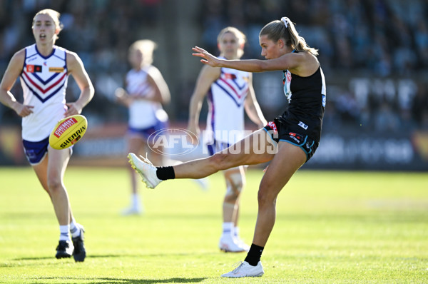 AFLW 2025 Round 01 - Port Adelaide v Fremantle - A-61482940
