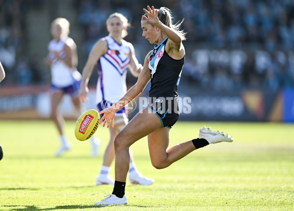 AFLW 2025 Round 01 - Port Adelaide v Fremantle - A-61485082