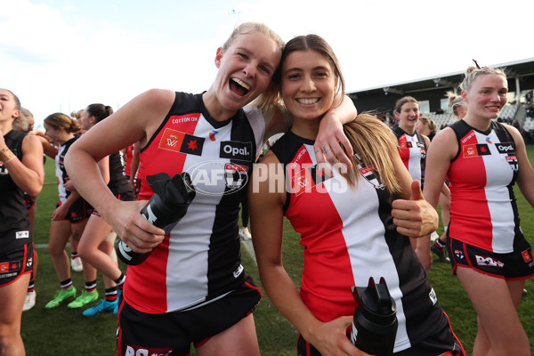 AFLW 2025 Round 01 - St Kilda v Adelaide - A-61485128