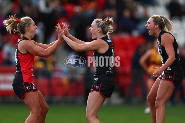 AFLW 2025 Round 01 - St Kilda v Adelaide - A-61496866