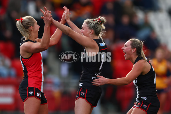 AFLW 2025 Round 01 - St Kilda v Adelaide - A-61496868