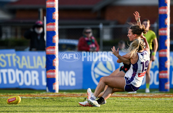 AFLW 2025 Round 01 - Port Adelaide v Fremantle - A-61499709