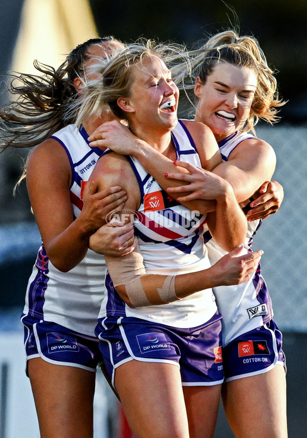 AFLW 2025 Round 01 - Port Adelaide v Fremantle - A-61503966