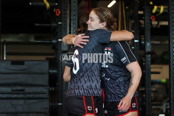 AFLW 2025 Round 01 - St Kilda v Adelaide - A-61509484
