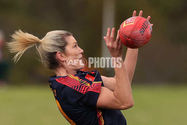 AFLW 2025 Round 01 - St Kilda v Adelaide - A-61509488
