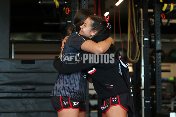 AFLW 2025 Round 01 - St Kilda v Adelaide - A-61510557