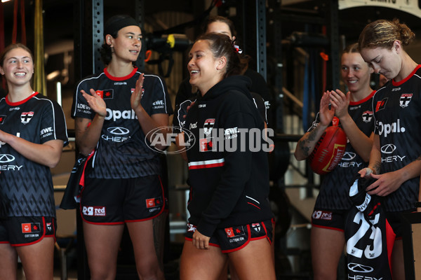 AFLW 2025 Round 01 - St Kilda v Adelaide - A-61510558