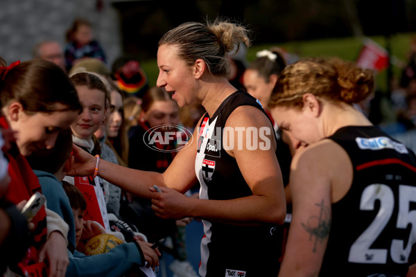 AFLW 2025 Round 01 - St Kilda v Adelaide - A-61510602