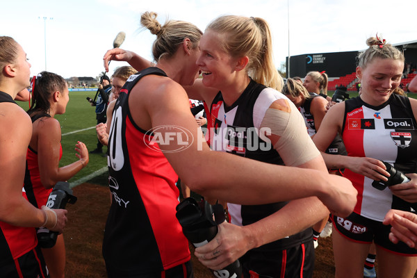 AFLW 2025 Round 01 - St Kilda v Adelaide - A-61510604