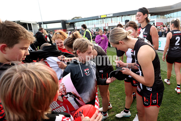 AFLW 2025 Round 01 - St Kilda v Adelaide - A-61512255