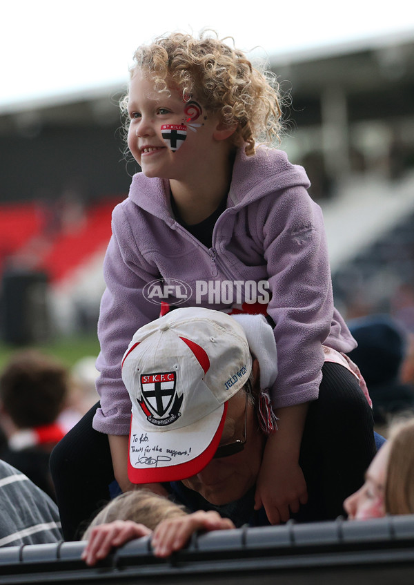 AFLW 2025 Round 01 - St Kilda v Adelaide - A-61512256