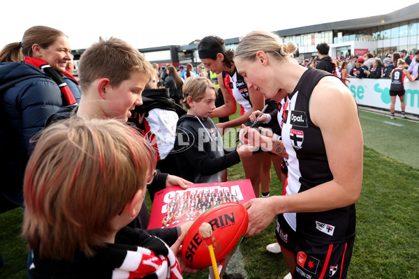 AFLW 2025 Round 01 - St Kilda v Adelaide - A-61512258
