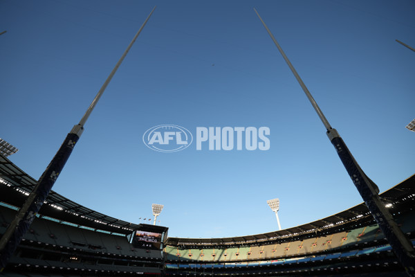 AFL 2025 Round 24 - Essendon v Carlton - A-61620391