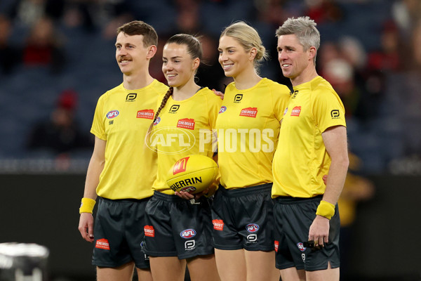 AFL 2025 Round 24 - Essendon v Carlton - A-61624077