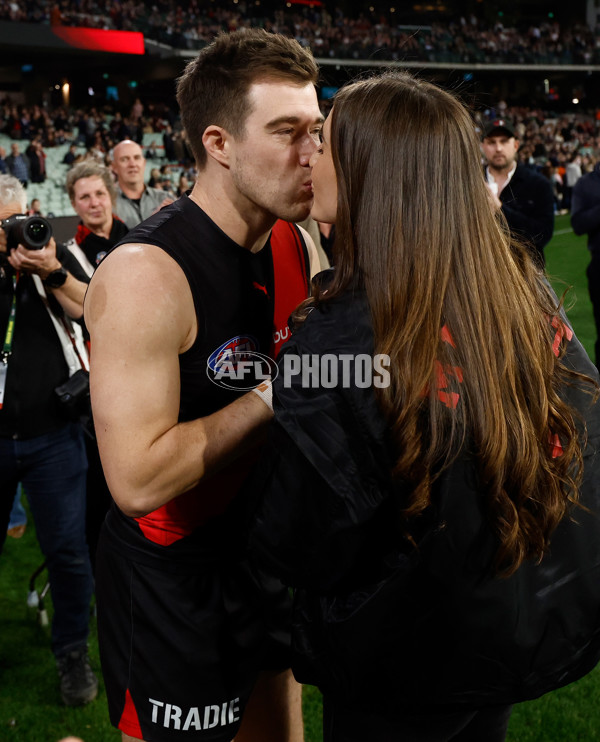 AFL 2025 Round 24 - Essendon v Carlton - A-61626292