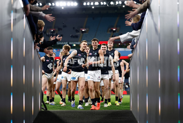 AFL 2025 Round 24 - Essendon v Carlton - A-61631484