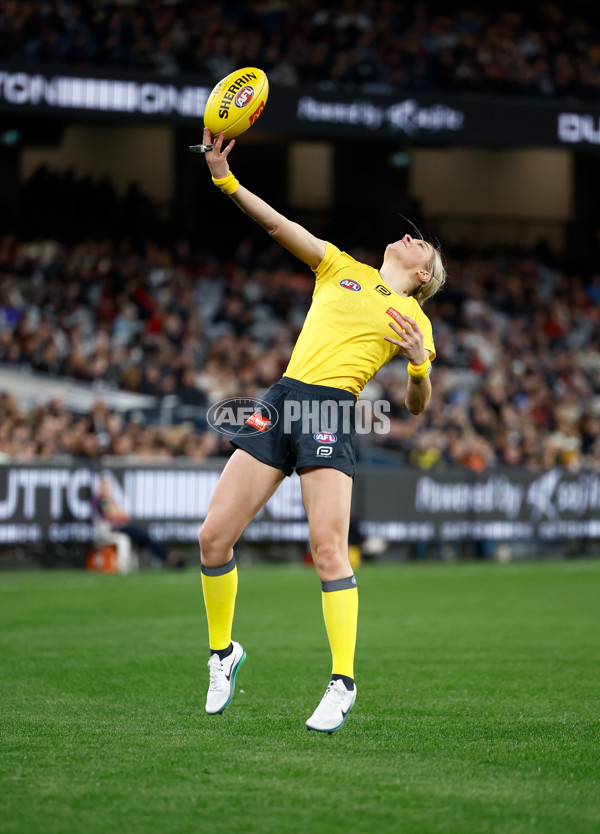 AFL 2025 Round 24 - Essendon v Carlton - A-61633942