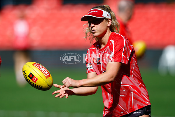 AFLW 2025 Round 02 - Gold Coast v Sydney - A-61670739