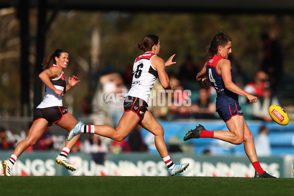 AFLW 2025 Round 02 - Melbourne v St Kilda - A-61675910