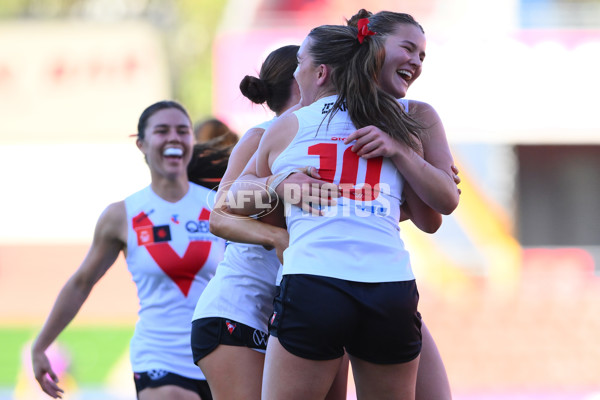 AFLW 2025 Round 02 - Gold Coast v Sydney - A-61677640