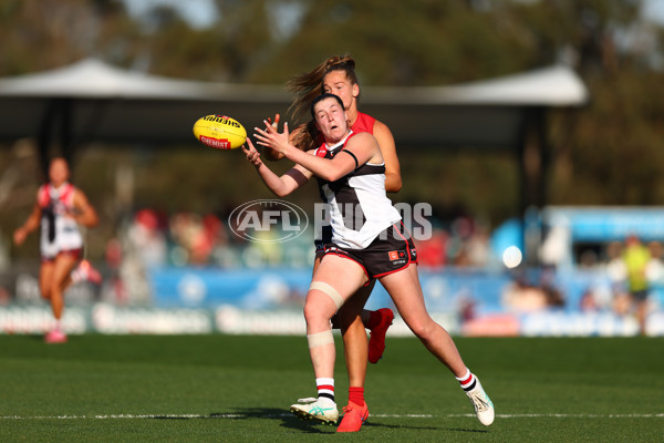 AFLW 2025 Round 02 - Melbourne v St Kilda - A-61678444