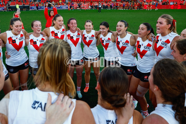 AFLW 2025 Round 02 - Gold Coast v Sydney - A-61688225